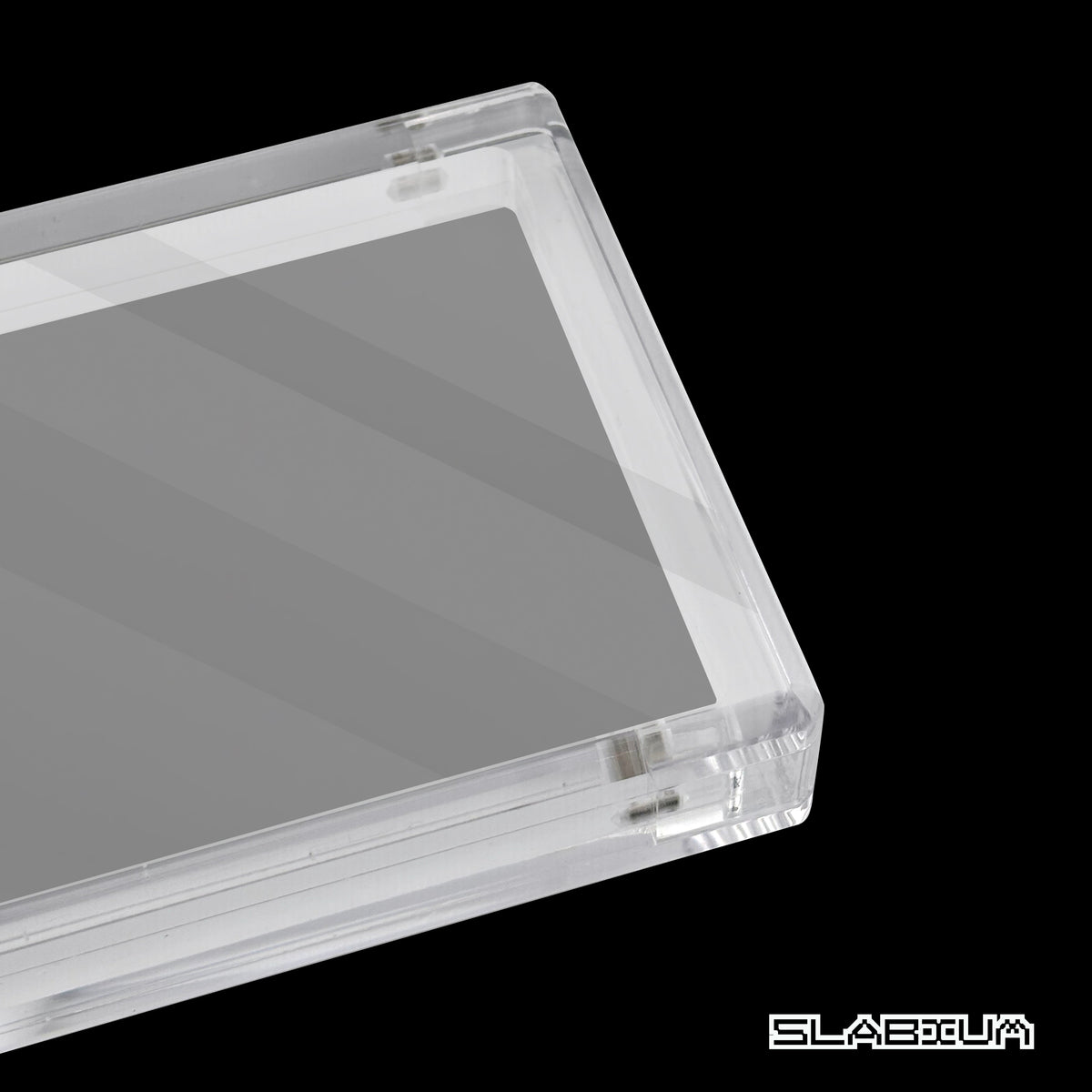 Slabium Acrylic Box PSA – close-up of clear acrylic edge and magnetic lid